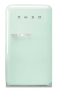 Smeg 4.31 Cu. Ft. Retro Compact Refrigerator - FAB10URPG3|Réfrigérateur compact Smeg rétro de 4,31 pi3 - FAB10URPG3