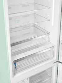 Smeg 18 Cu. Ft. Retro Bottom-Freezer Refrigerator - FAB38URPG|Réfrigérateur Smeg rétro de 18 pi3 à congélateur inférieur - FAB38URPG