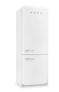 Smeg 18 Cu. Ft. Retro Bottom-Freezer Refrigerator - FAB38URWH|Réfrigérateur Smeg rétro de 18 pi3 à congélateur inférieur - FAB38URWH