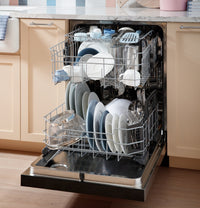 GE 27" 47 dBA Built-In Top-Control Dishwasher with Dry Boost Technology - Stainless - GDT650SYVFS | Lave-vaisselle encastré GE de 27 po et de 47 dBA avec commandes sur le dessus et technologie de séch…