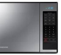 Samsung 1.4 Cu. Ft. Countertop Microwave – MG14J3020CM/AC|Four à micro-ondes de comptoir Samsung de 1,4 pi3 – MG14J3020CM/AC|MG14J302